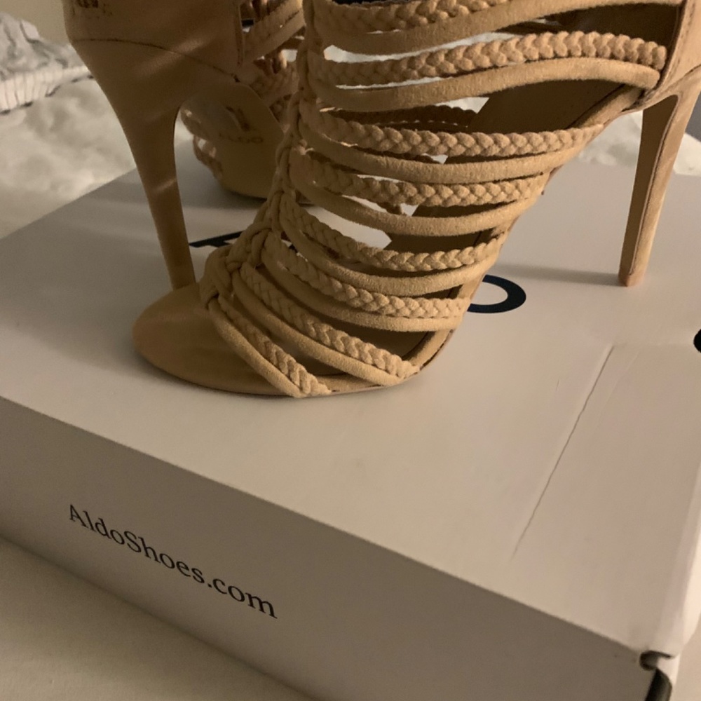 Heels - Picture 5 of 5